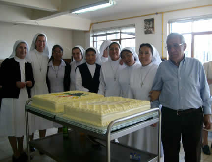 Hermanas de Oruro, junto a Hna. Conchi y Rafael Lería 