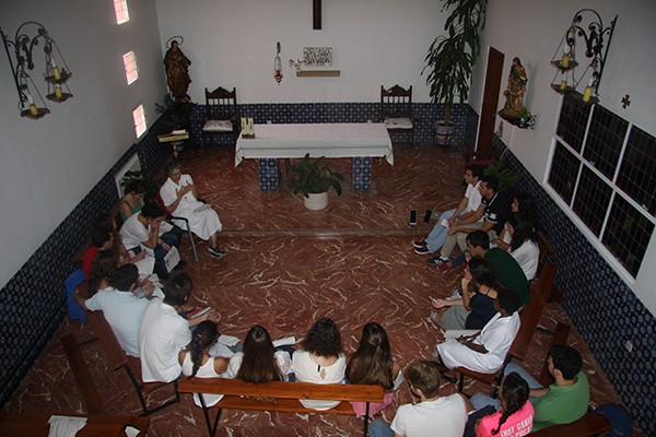 Encuentro en Regina Mundi de jóvenes de los Sagrados Corazones de Sevilla